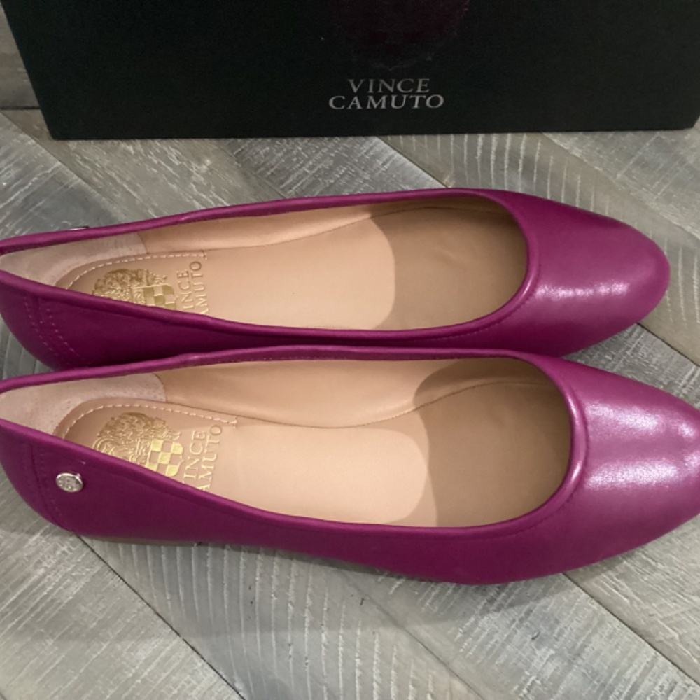 Vince Camuto Minndy Flat (Women), size 8 - Picture 3 of 10